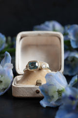 Teal Blue Spinel and Diamond Couplet Ring - 18 ct yellow Gold - One of a kind