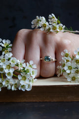 Teal Blue Spinel and Diamond Couplet Ring - 18 ct yellow Gold - One of a kind