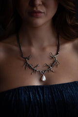 Peculiar Pearl Branch Necklace