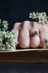 Teal Blue Spinel and Diamond Couplet Ring - 18 ct yellow Gold - One of a kind