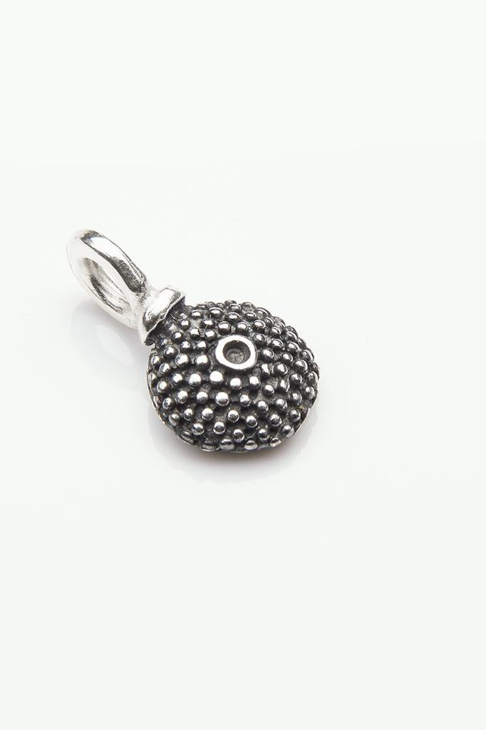 Bobbled Pollen Charm