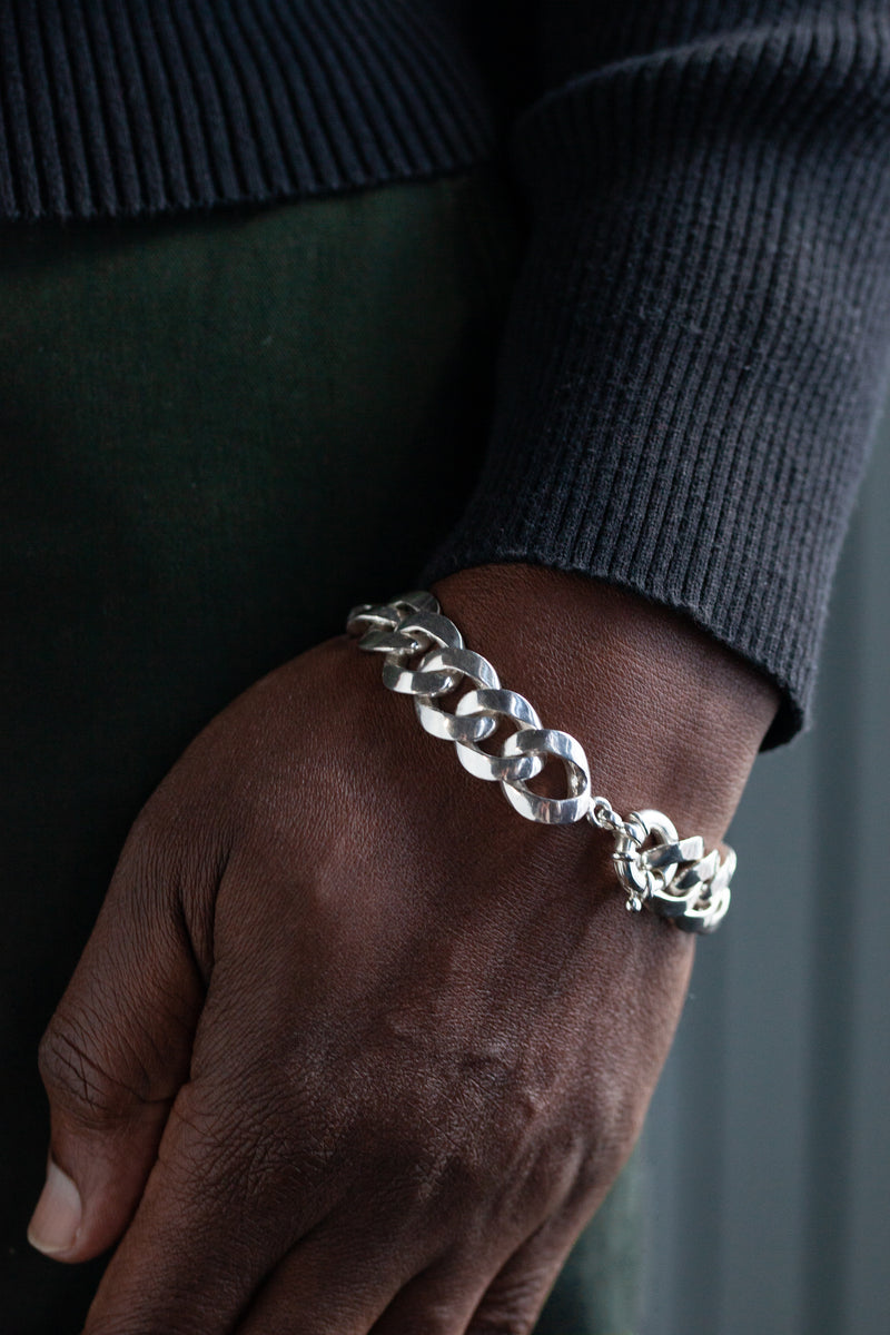 chunky men's chain link bracelet, finished with a circular closure