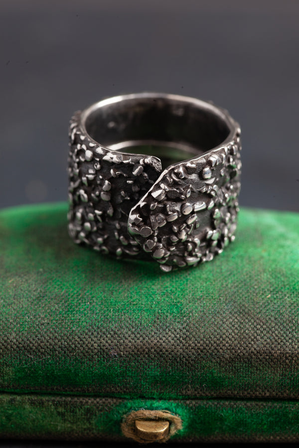 This new ring is based on reusing and recycling.